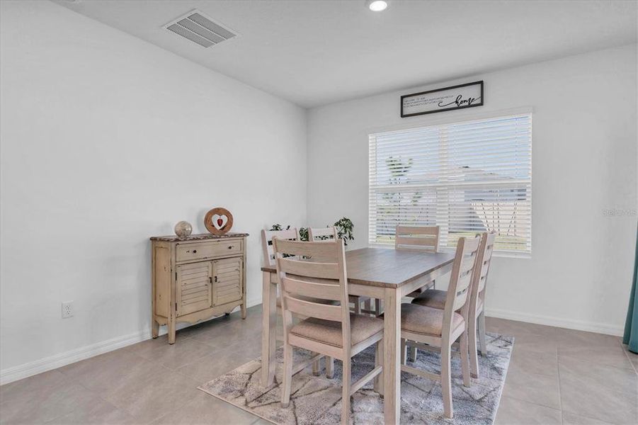 Furnished interior view inside a new home in , Wesley Chapel (Image 16).