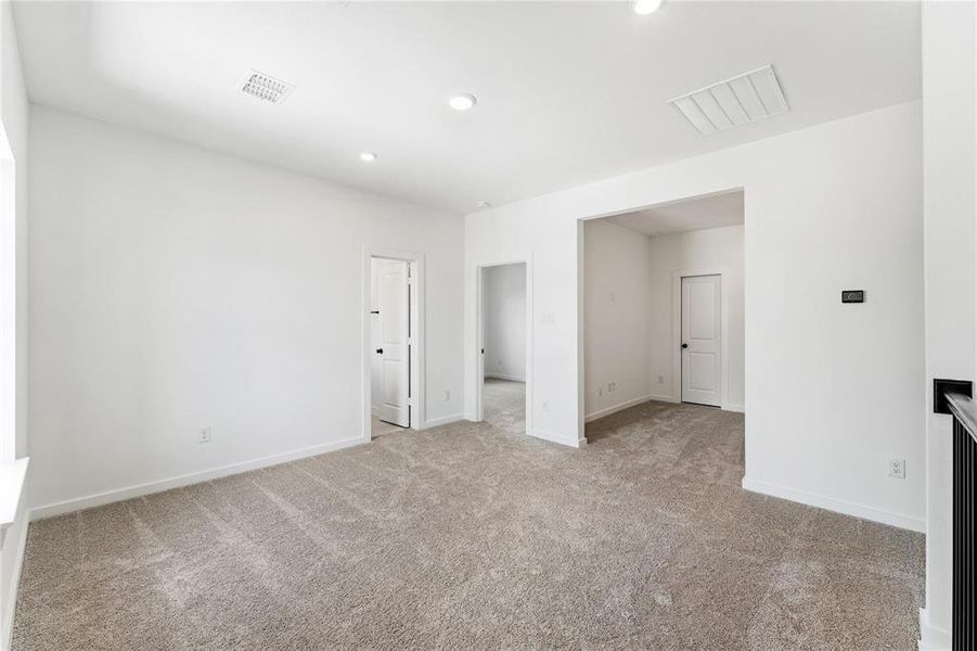 Spacious, unfurnished interior of a new home in Cross Creek Ranch 45' 70', Fulshear (Image 38).