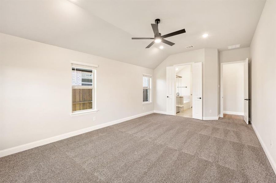 Spacious, unfurnished interior of a new home in Creekview Meadows, Pilot Point (Image 21).