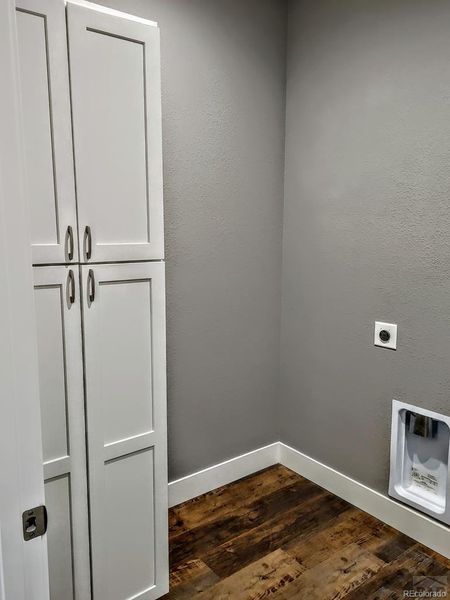 Spacious, unfurnished interior of a new home in , Pueblo (Image 19).