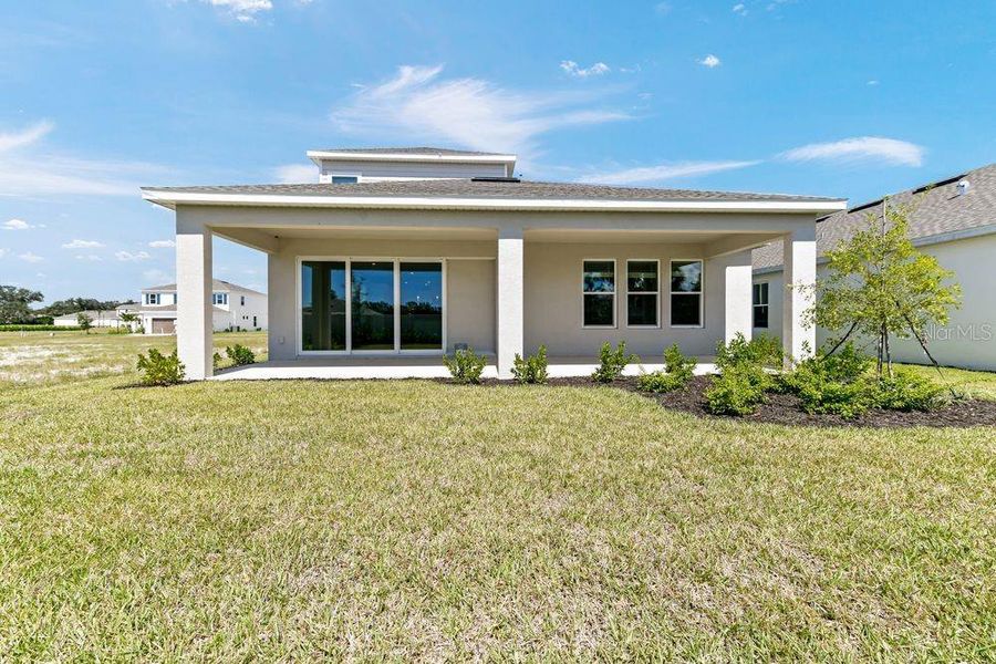 Exterior details and patio area of a home in Tiburon, Nokomis (Image 3). Exterior details and patio area of a home in Tiburon, Nokomis (Image 3).