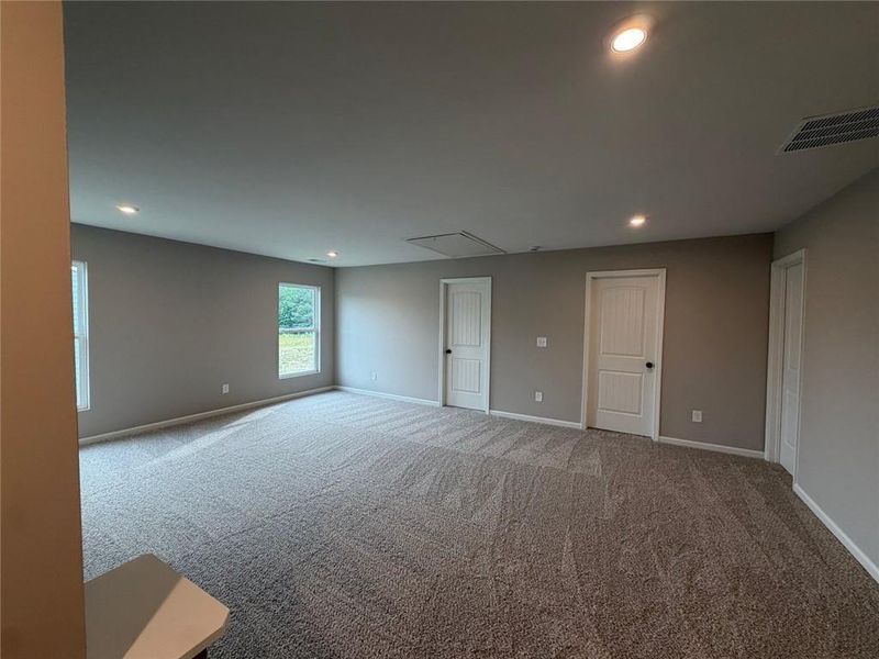 Spacious, unfurnished interior of a new home in Villas at Gold Creek, Dawsonville (Image 9).