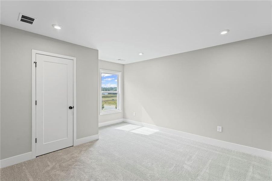Spacious, unfurnished interior of a new home in Twin Lakes, Hoschton (Image 28).