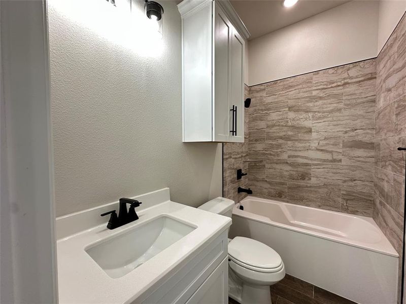 Furnished interior view inside a new home in , Lorena (Image 9).