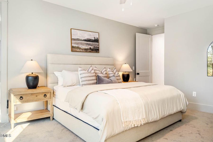 2044355995524827465-46