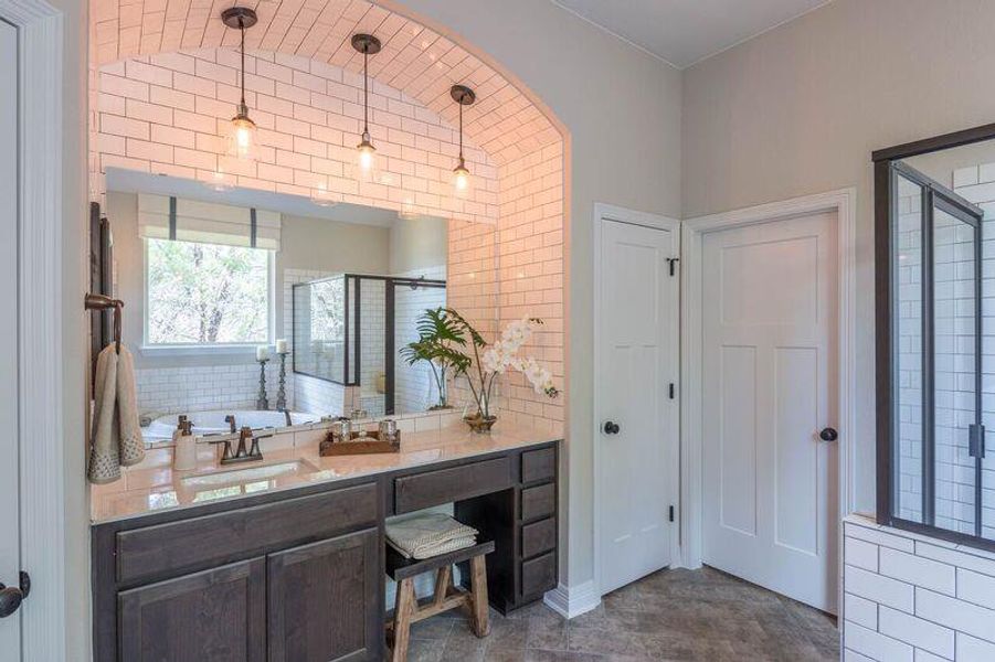 REPRESENTATIVE OF FLOOR PLAN ONLY REPRESENTATIVE OF FLOOR PLAN ONLY