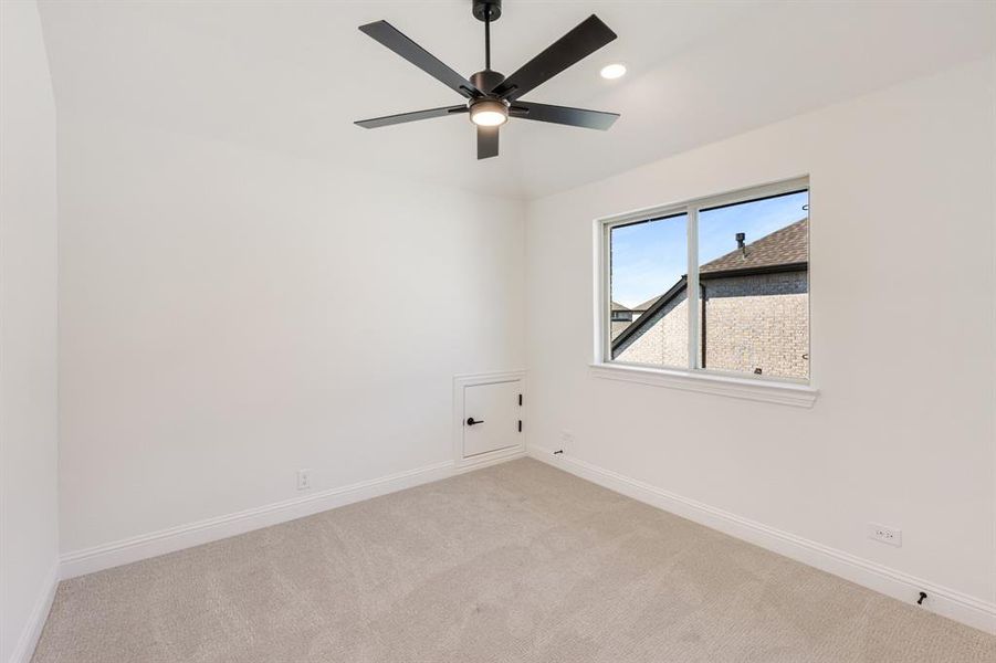 Spacious, unfurnished interior of a new home in Windsong Ranch Classic 61, Prosper (Image 20). Spacious, unfurnished interior of a new home in Windsong Ranch Classic 61, Prosper (Image 20).