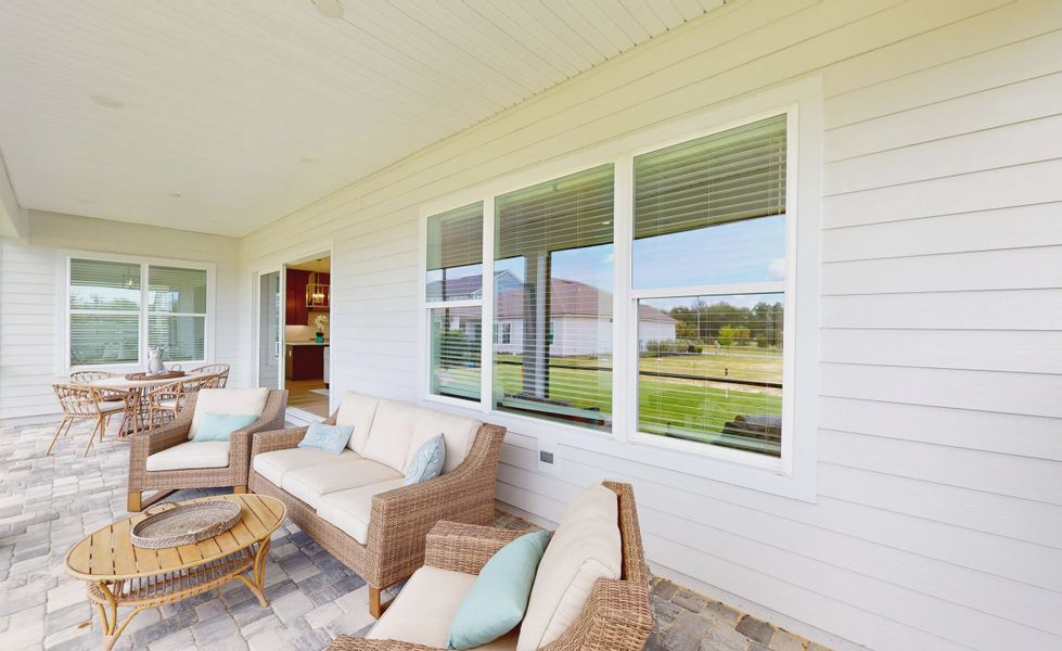 Exterior details and patio area of a home in Oakmont, Gainesville (Image 26).