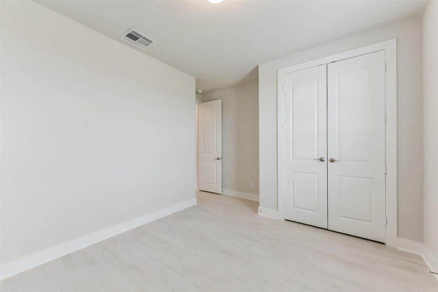 Spacious, unfurnished interior of a new home in , Texas City (Image 28).