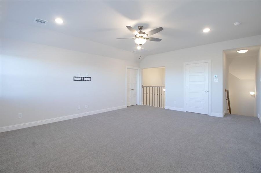 Spacious, unfurnished interior of a new home in M3 Ranch Phase 1, Mansfield (Image 27).