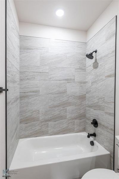 Furnished interior view inside a new home in , Abilene (Image 12).