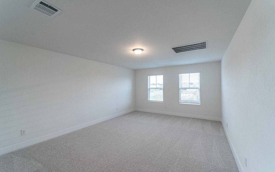 Spacious, unfurnished interior of a new home in Hunters Glen, Jarrell (Image 35).