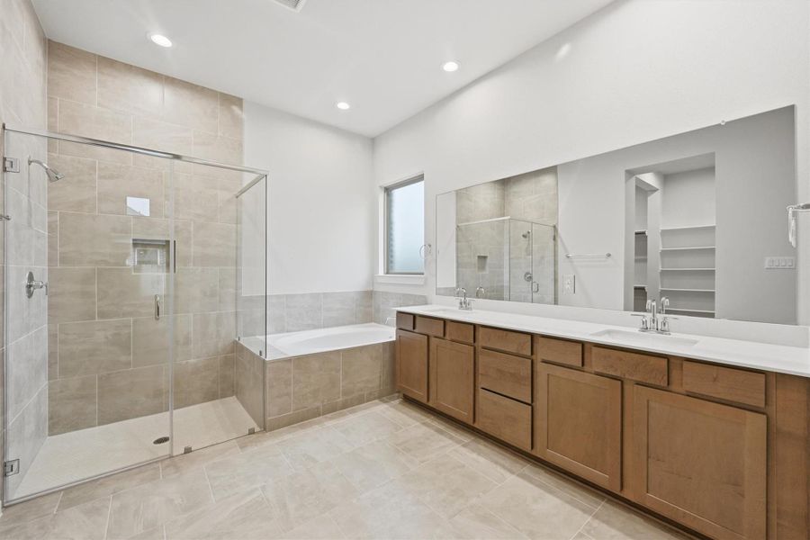 Furnished interior view inside a new home in Canterra Creek  60', Iowa Colony (Image 10).