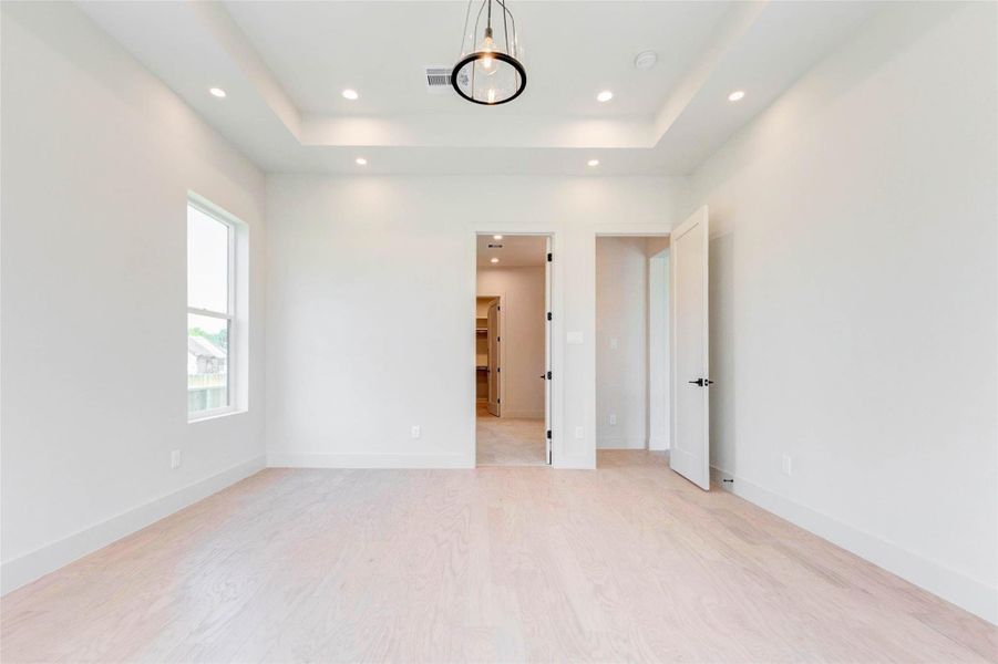 Spacious, unfurnished interior of a new home in , Fulshear (Image 16).