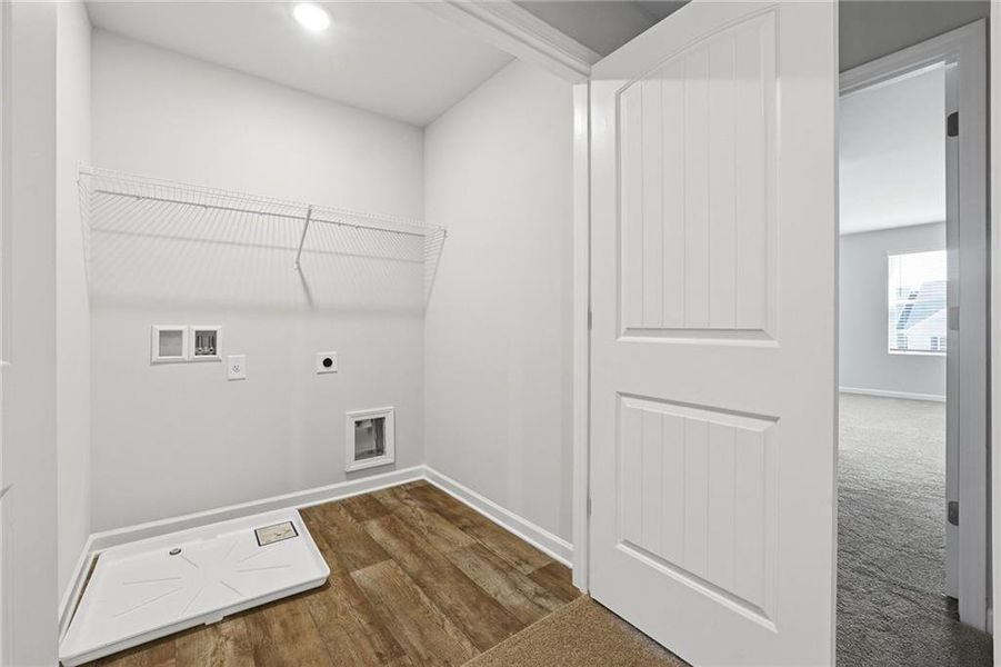 Spacious, unfurnished interior of a new home in Parkway James, Snellville (Image 21). Spacious, unfurnished interior of a new home in Parkway James, Snellville (Image 21).