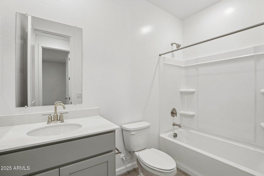 33-web-or-mls-W Tamarisk Ave-S1012-029