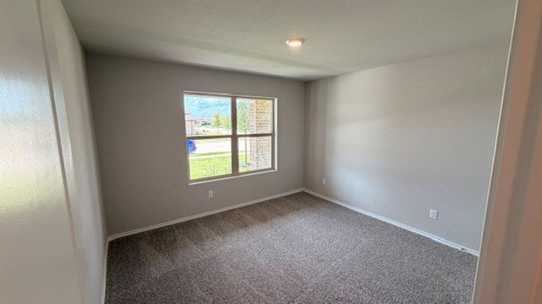 Spacious, unfurnished interior of a new home in Sandy Beach, Azle (Image 23).