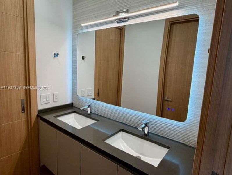 Image 52 of a home in .