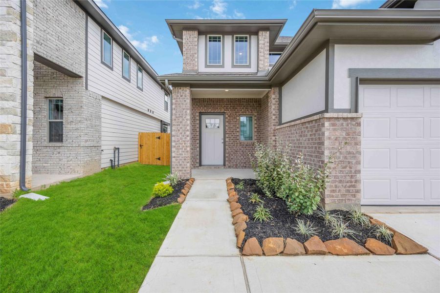 Exterior details and patio area of a home in Granger Pines, Conroe (Image 19). Exterior details and patio area of a home in Granger Pines, Conroe (Image 19).
