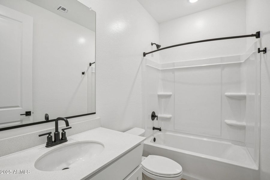 16-web-or-mls-W Hopi Trail-S0111-016