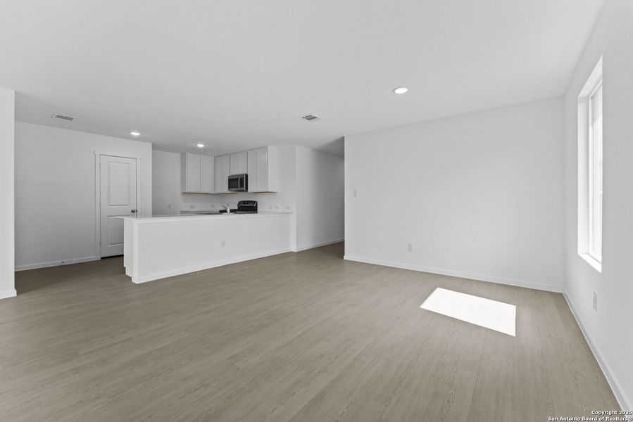 Spacious, unfurnished interior of a new home in , New Braunfels (Image 9). Spacious, unfurnished interior of a new home in , New Braunfels (Image 9).