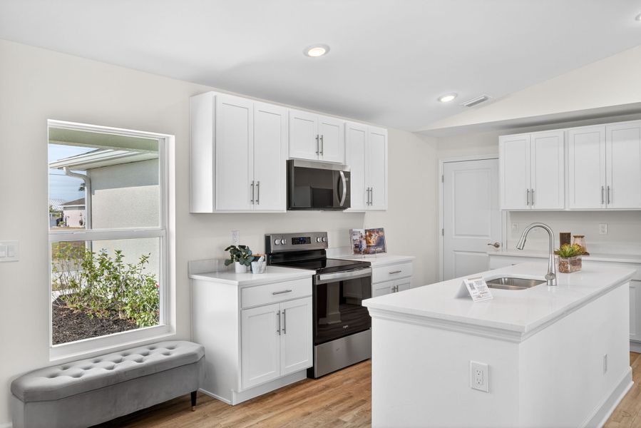 Representative furnished interior of a home built from the The Seabreeze Cove by Sunlife Homes LLC in Cape Coral, Cape Coral (Image 14).