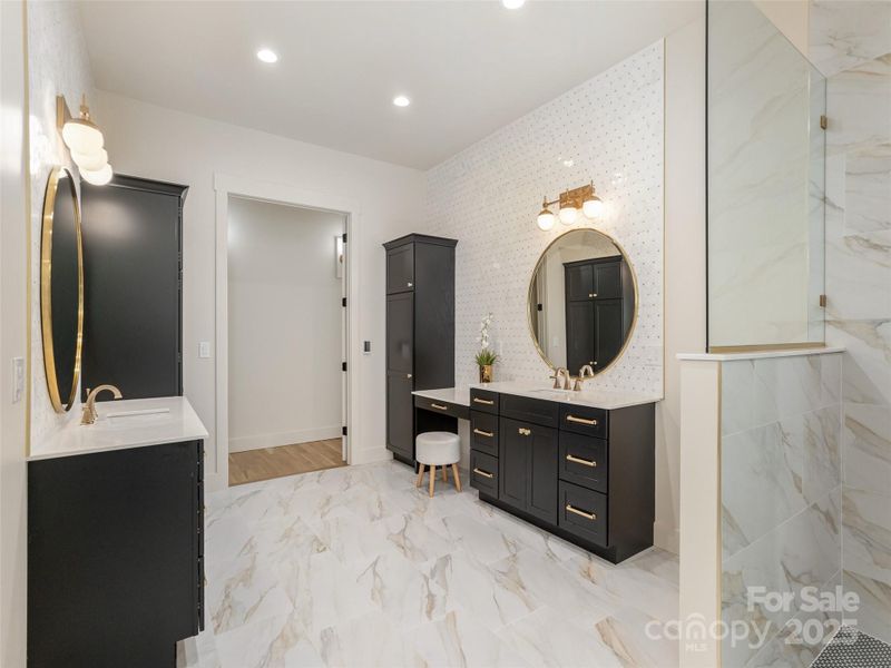 Image 42 of a home in .