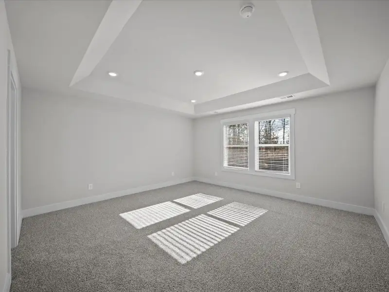 Spacious, unfurnished interior of a new home in Ashby Woods, Boiling Springs (Image 14).