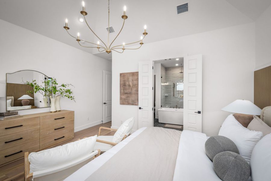Elegant owner's suite with private bathroom Elegant owner's suite with private bathroom