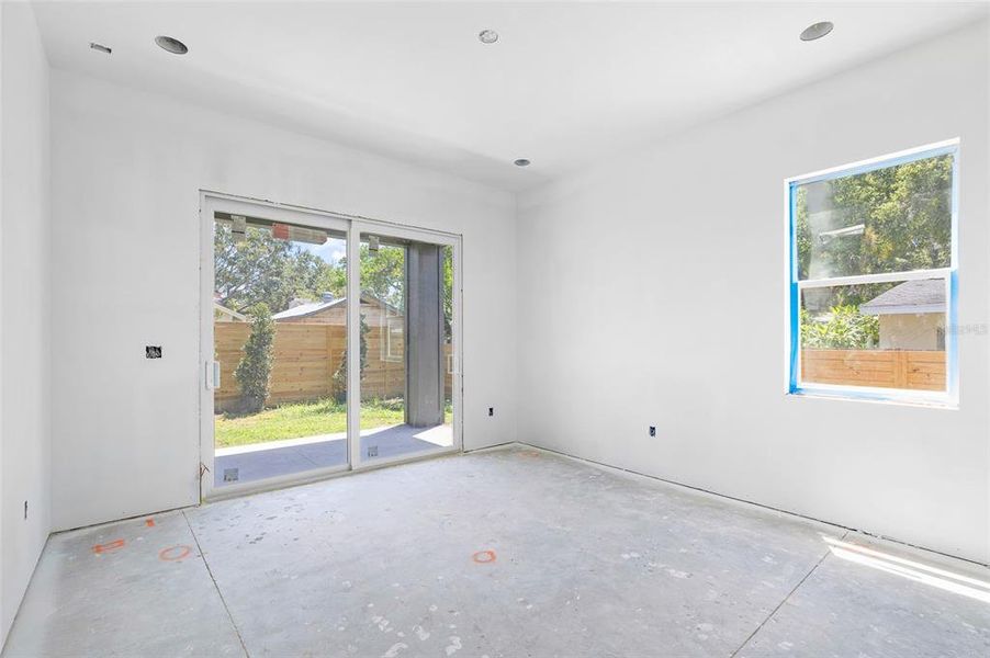 Spacious, unfurnished interior of a new home in , Tampa (Image 25).
