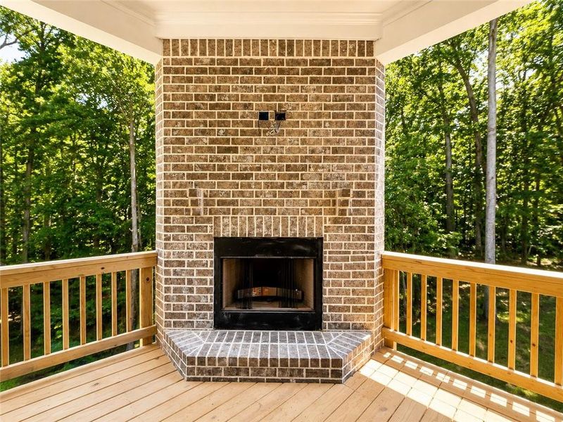 Exterior details and patio area of a home in , Jefferson (Image 4).