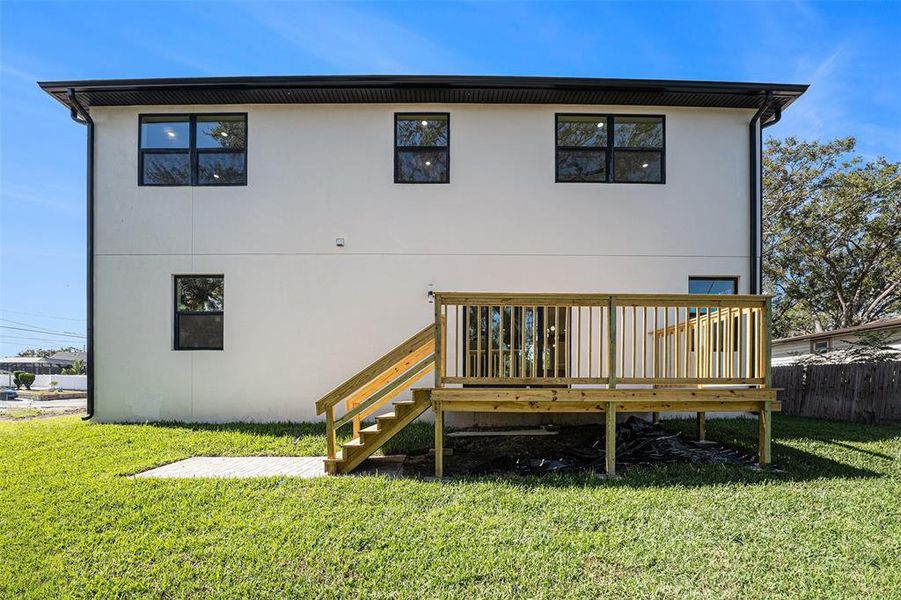 Exterior details and patio area of a home in , Largo (Image 3).