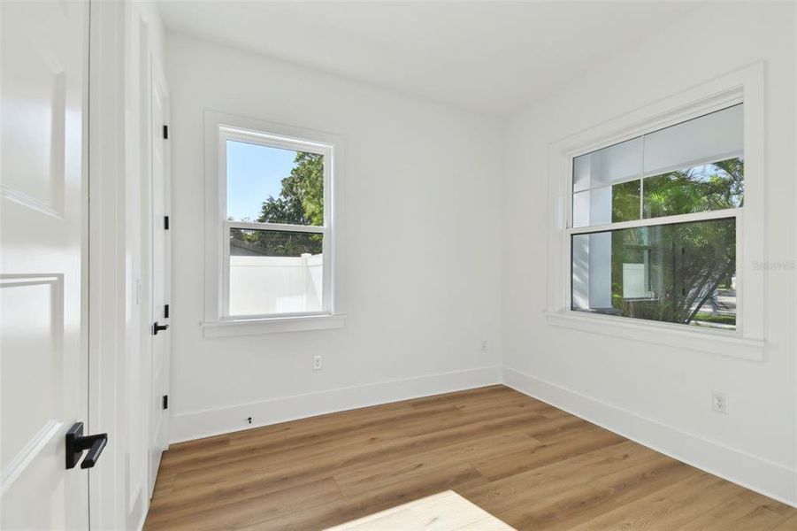 Spacious, unfurnished interior of a new home in , Tampa (Image 20).