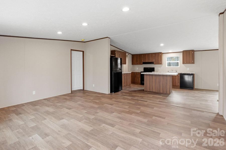 Spacious, unfurnished interior of a new home in , Lincolnton (Image 14).