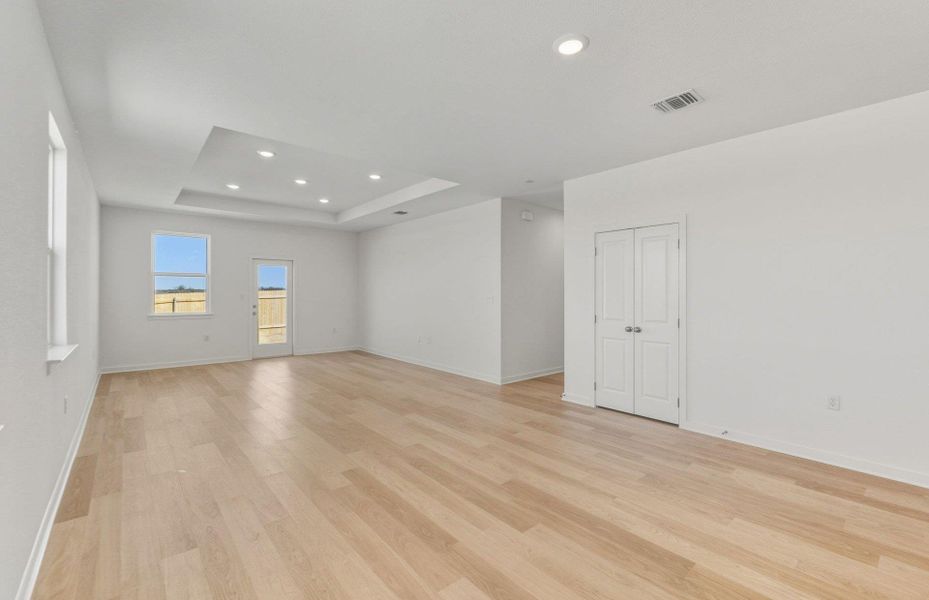 Spacious, unfurnished interior of a new home in Larson Crossing, Elgin (Image 15).