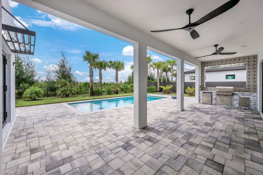 Exterior details and patio area of a home in , Cape Coral (Image 20).
