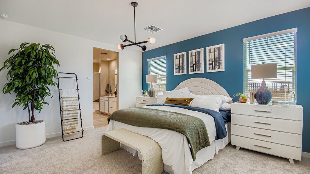 4083 Revoluton Owners 2of3 F1 Base2 4083 Revoluton Owners 2of3 F1 Base2