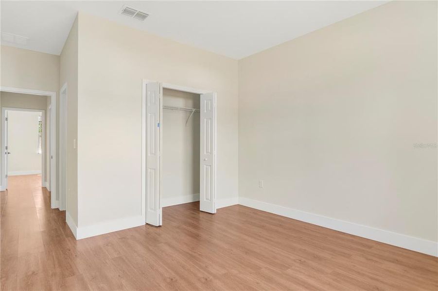 Spacious, unfurnished interior of a new home in , Ocala (Image 31).