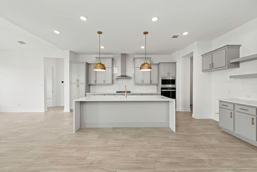 Representative image. Features, selections and colors may vary.