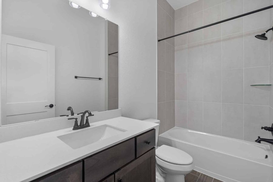 Furnished interior view inside a new home in Mulberry Farms, Santa Fe (Image 19).