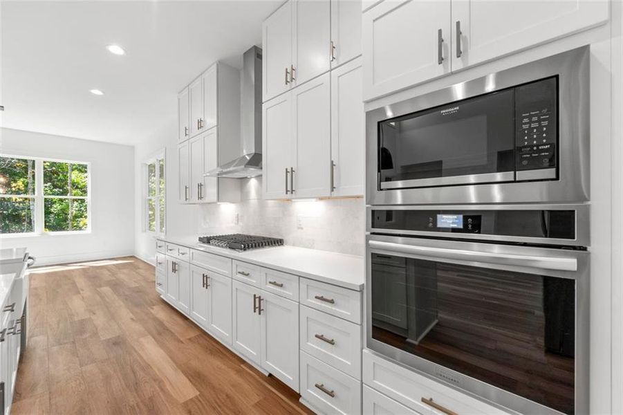 Furnished interior view inside a new home in , Jefferson (Image 10).