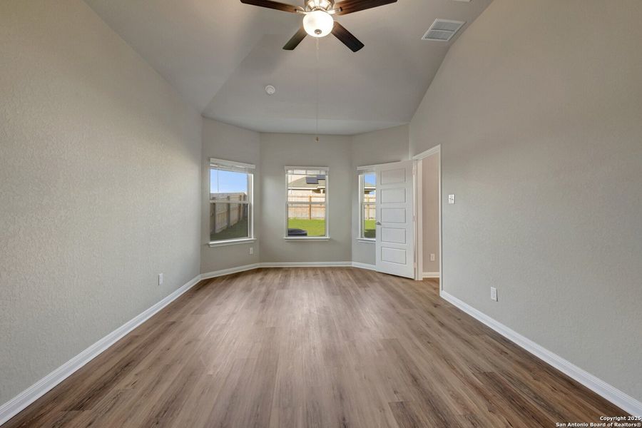 Spacious, unfurnished interior of a new home in Park Place, New Braunfels (Image 32). Spacious, unfurnished interior of a new home in Park Place, New Braunfels (Image 32).