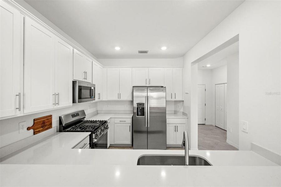 Furnished interior view inside a new home in Tuckers Cove, Punta Gorda (Image 11). Furnished interior view inside a new home in Tuckers Cove, Punta Gorda (Image 11).