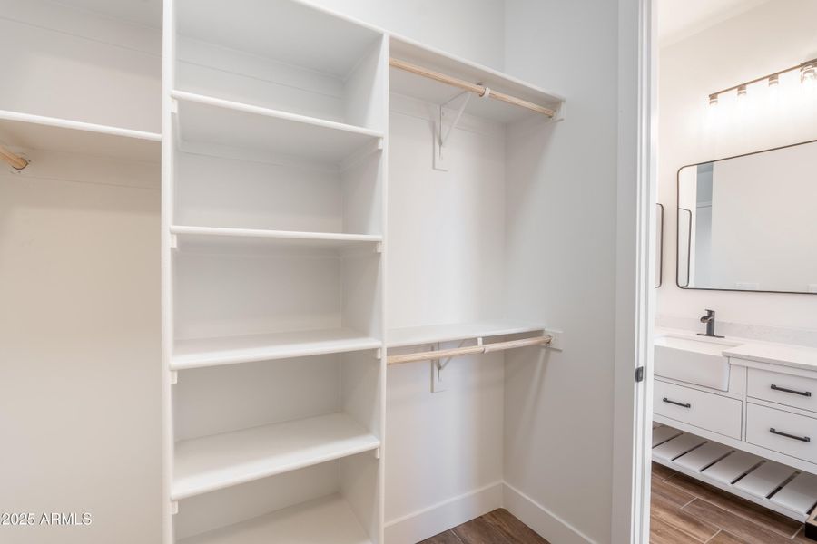 Master Closet (1) Master Closet (1)