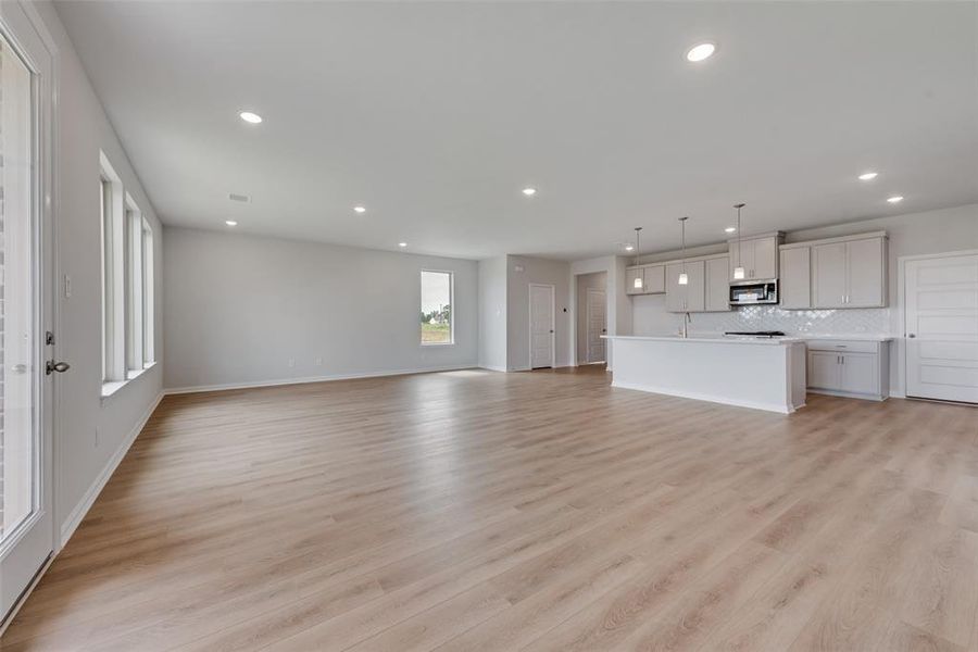 Spacious, unfurnished interior of a new home in Spiritas Ranch, Little Elm (Image 13).