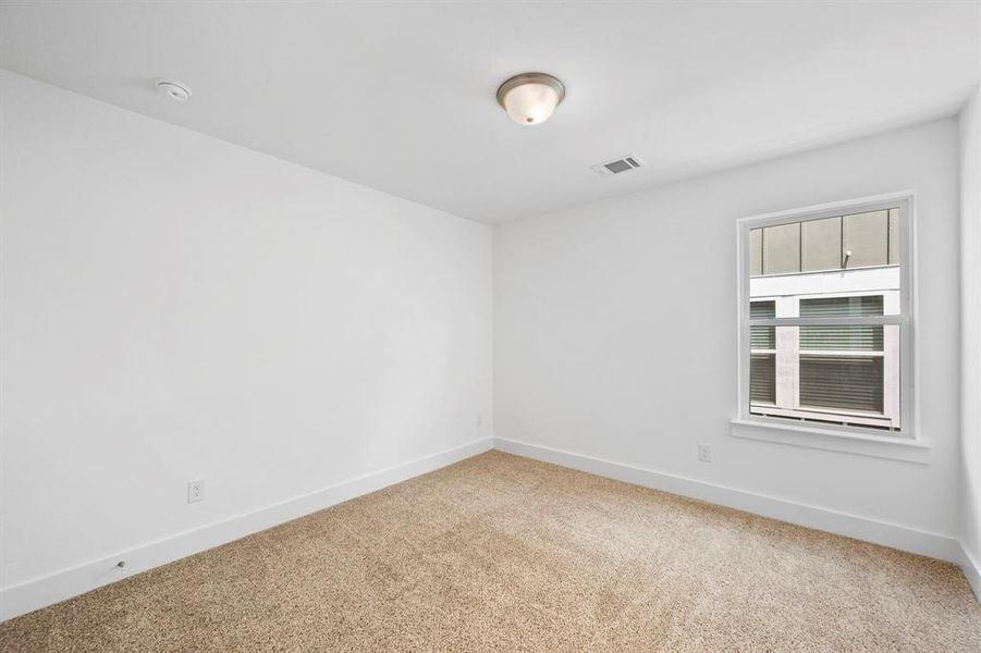 Spacious, unfurnished interior of a new home in Heritage Towne, Midlothian (Image 21).