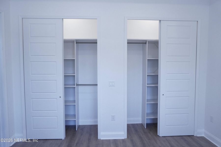 Spacious, unfurnished interior of a new home in , Jacksonville (Image 9).