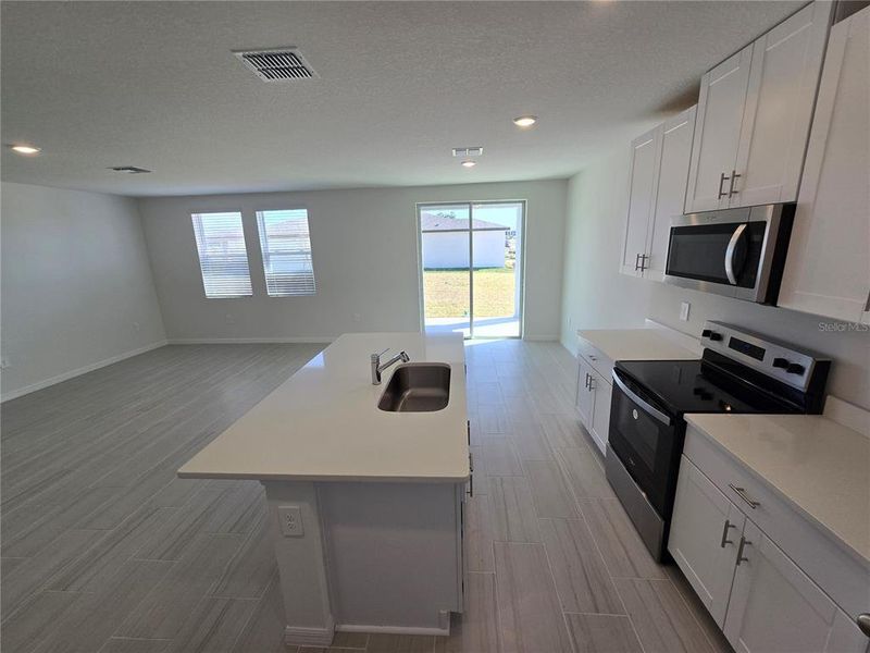 Furnished interior view inside a new home in Magnolia Bay - Classic Series, Nokomis (Image 8).