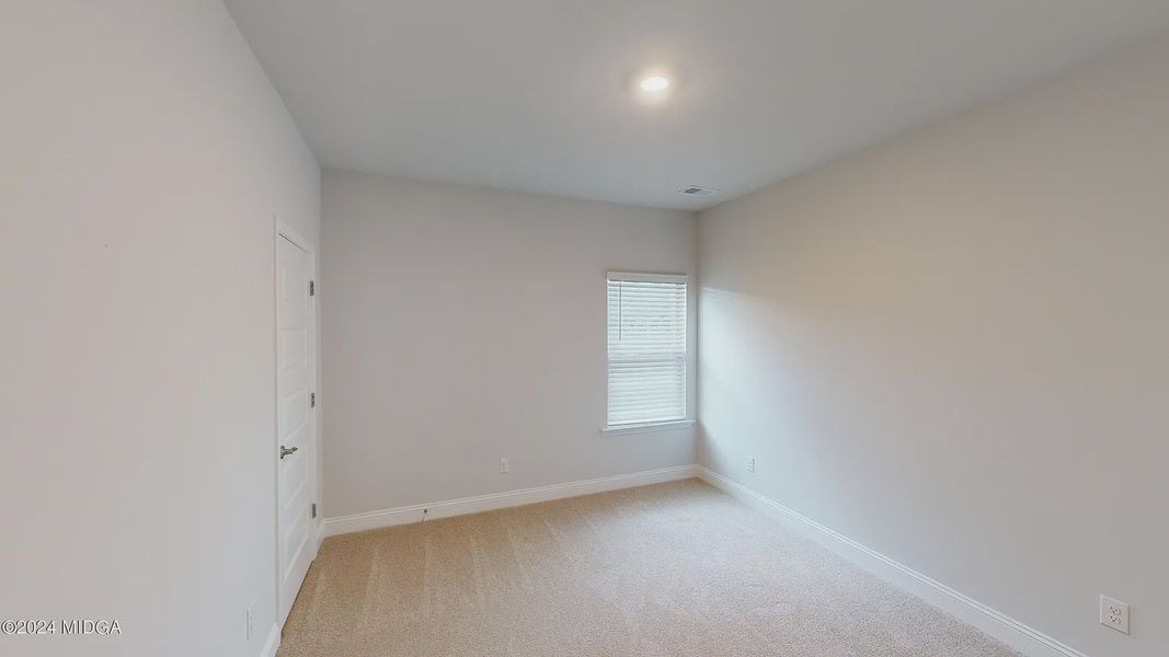 Spacious, unfurnished interior of a new home in Oakview Estates, Macon (Image 16).