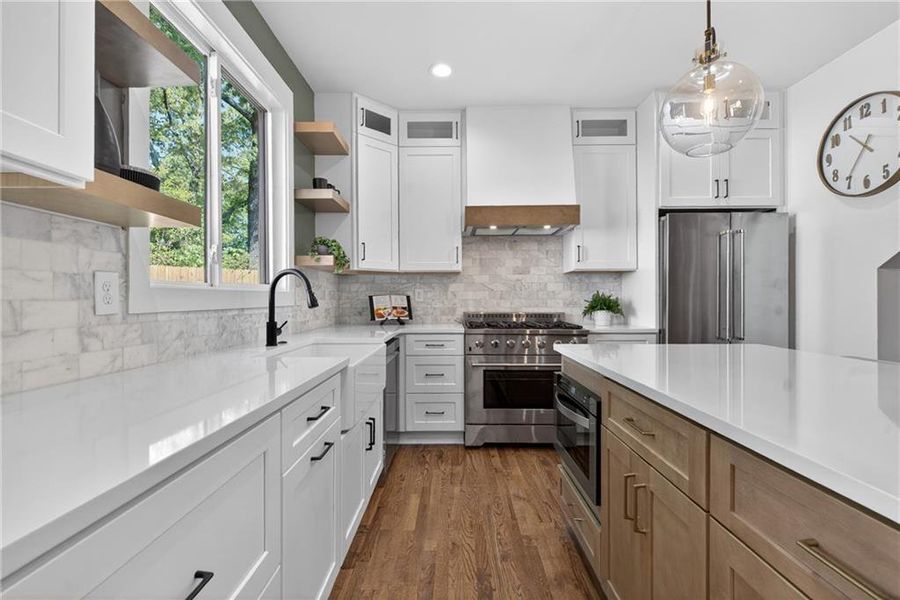 Furnished interior view inside a new home in , Atlanta (Image 9).